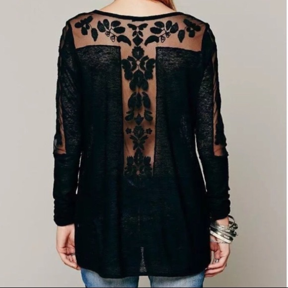 Free People Tops - 🎉Free People long sleeve shirt